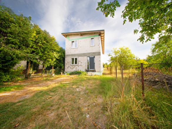 VÝRAZNÁ ZĽAVA 20 000 € |Rodinný dom v Zalužiciach | 142 m², 12 árov, dokončenie podľa seba – Rodinný dom v Zalužiciach | 142 m², 12 árov, dokončenie podľa seba